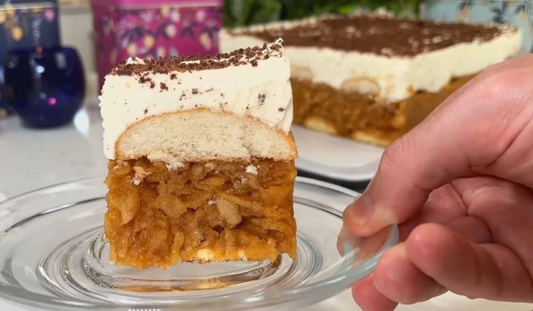Bez prażenia jabłek, bez pieczenia, tak robię szarlotkę. Nie zostaje nawet okruszek, rodzina prosi o więcej