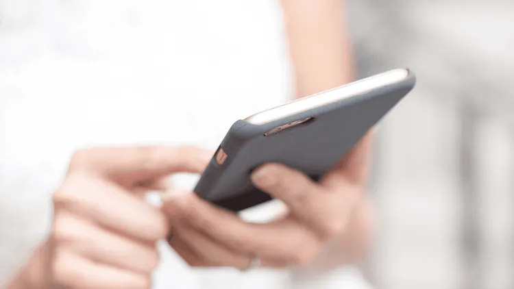  Polacy nie chcą już korzystać z tej sieci. Gigant telefonii komórkowej ma kłopot      