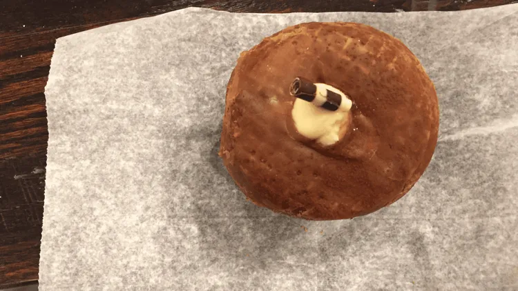 Robię pączki jak chmurki. W środku mam krem z deserową nutą kawy