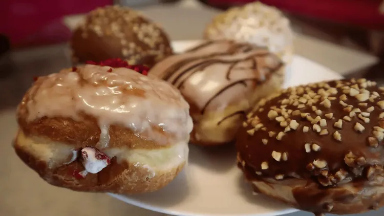 To najdroższe pączki w Polsce. Za słodki luksus trzeba słono zapłacić