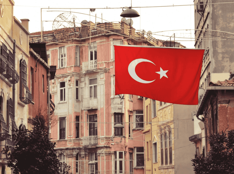 Główka kapusty dzielona na ćwiartki, mąka droższa co rano. Rozmawiamy z Turkiem o życiu w kraju z olbrzymią inflacją