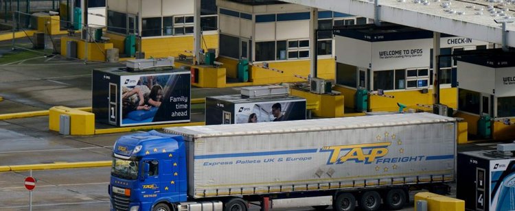 Na brytyjskiej granicy emocje sięgnęły zenitu. Kierowcy starli się z policją