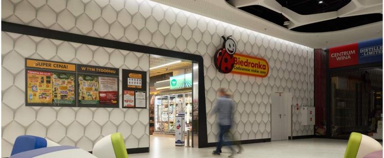 Biedronka zaprezentowała oferty na kwiecień. Jest w czym wybierać