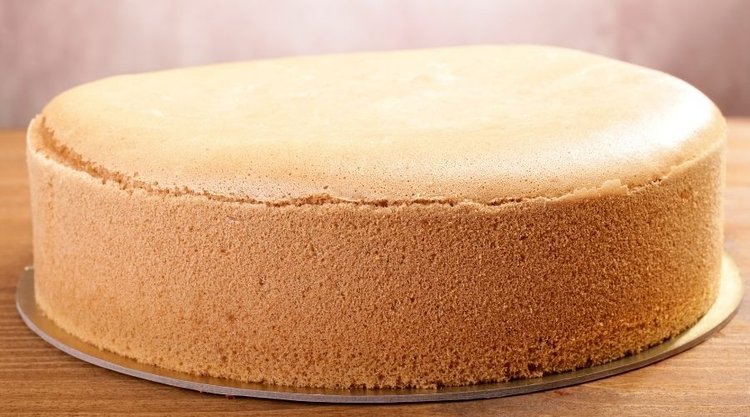 Jak zrobić idealny i puszysty biszkopt? Chodzi o ocet 