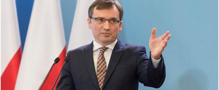 Ziobro złożył wniosek o wypowiedzenie konwencji antyprzemocowej mimo masowych protestów. Czym ona jest?