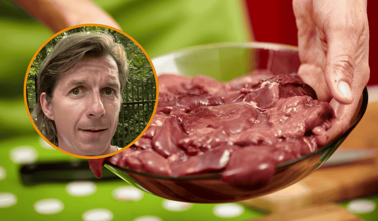 Okrasa nie moczy wątróbki w mleku tuż przed jej smażeniem. Wybiera aromatyczną marynatę