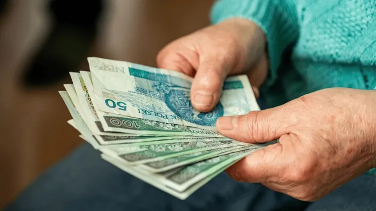 ZUS apeluje do seniorów o szybkie działanie. Możliwe jest jednorazowe wyrównanie świadczeń