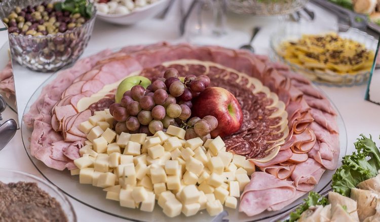 Gdy zostaną mi wędliny po Świętach, zawsze robię taki bigos. Z tym przepisem nic się nie zmarnuje