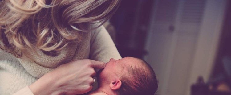 Są równi i równiejsi. Jak tarcza antykryzysowa krzywdzi matki i kobiety w ciąży
