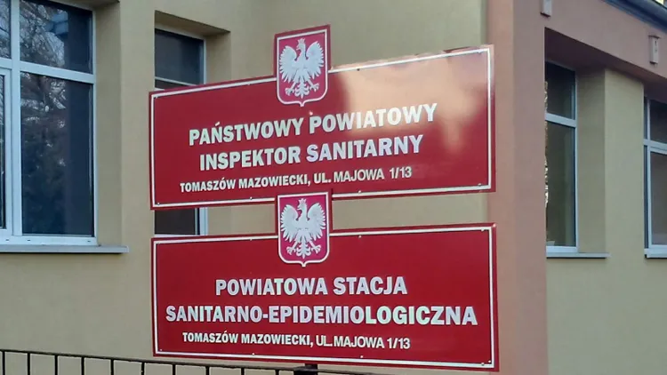 Pilne ostrzeżenie GIS tuż przed majówką. Bakterie w popularnym produkcie mięsnym, pod żadnym pozorem nie jedz