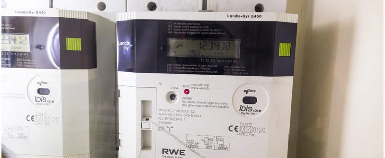 Rosnące ceny prądu uderzą nas po kieszeni nie raz, a dwa razy. Zwykły konsument ucierpi podwójnie