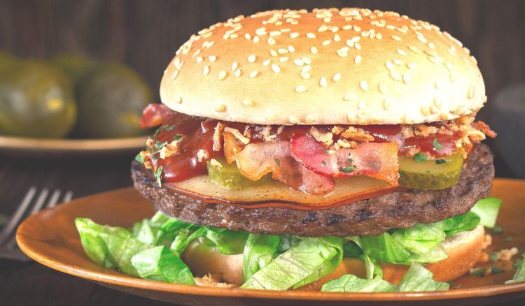 Kultowa kanapka drwala jak z McDonald's. Teraz nie musisz czekać na sezon, zrobisz ją z łatwością w domu