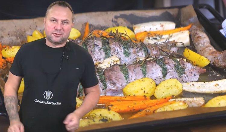 Szybki obiad Tomasza Strzelczyka. Polędwiczki wieprzowe pieczone z masłem czosnkowym