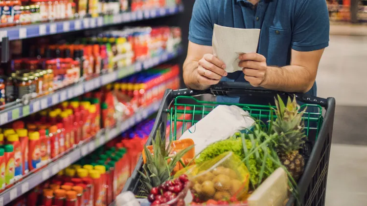 Nie tylko drożej, ale i mniejsza gramatura. Polacy niepokoją się, chodzi o ich ulubiony produkt