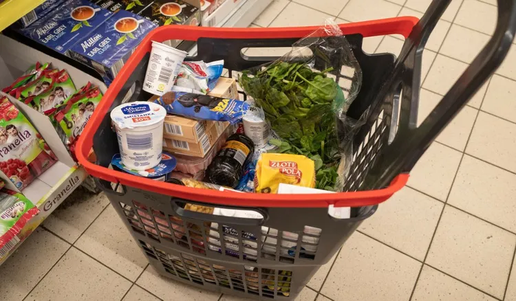 Tak będą otwarte sklepy w sylwestra. Godziny są znacznie skrócone, lepiej mieć świadomość