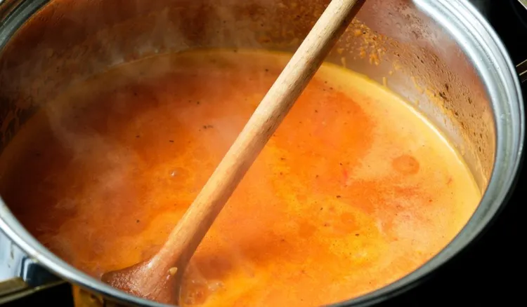 Żadna pomidorowa, na rosole ugotujesz lepszą zupę. Prosty przepis babci