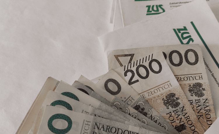 Dziś mija termin składania ważnych wniosków do ZUS. Co w przypadku niezłożenia oświadczenia?