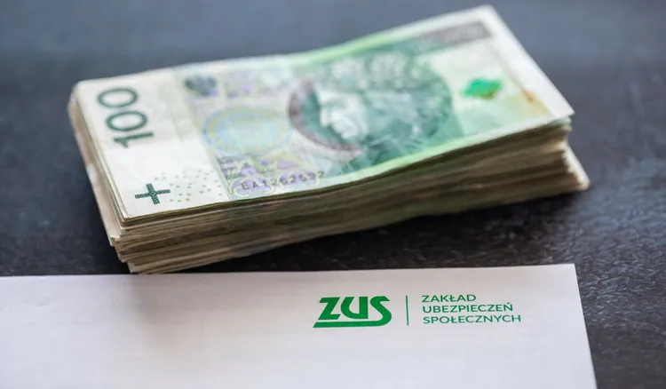 ZUS wypłaci prawie 1800 zł. Trzeba jednak spełnić warunki