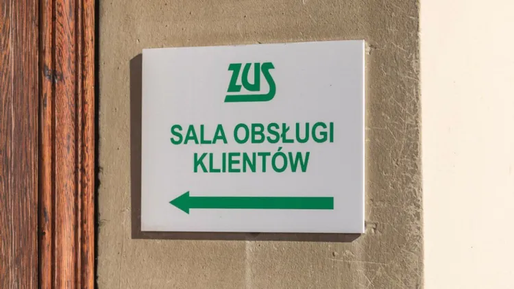 Nowe zasady 800 plus. Setki tysięcy rodziców dotkną zmiany w świadczeniu