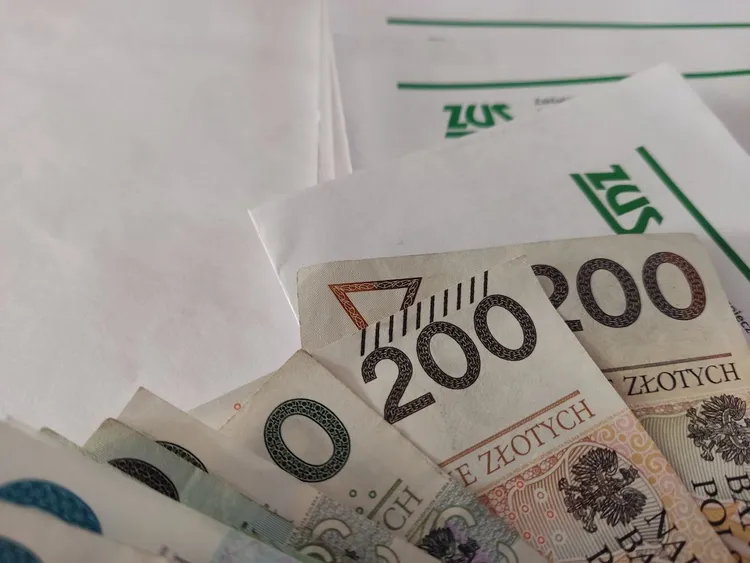 Dodatkowe 7440 zł rocznie od ZUS. Trzeba złożyć wniosek