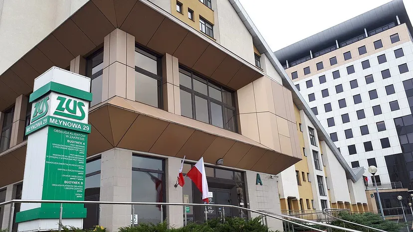 Tyle średnio wynosi renta wdowia. ZUS podzielił się danymi i wypłaca kolejną transzę