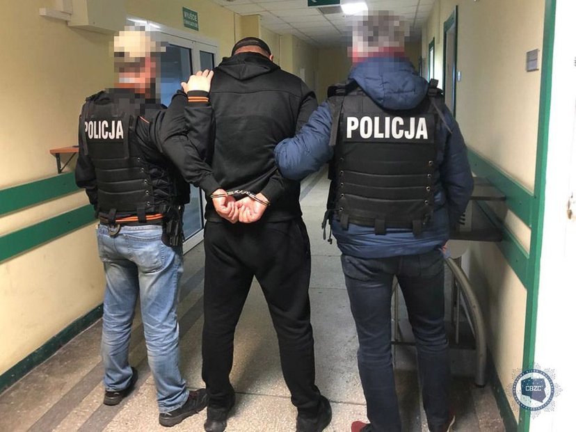 Wyłudzili 11 mln złotych z urzędów miast i gmin. Wśród zatrzymanych są urzędnicy