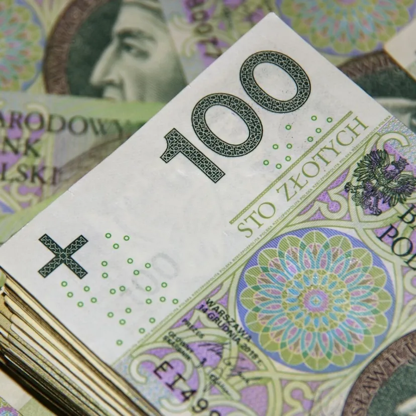 ZUS wypłaca 500 zł dodatkowego świadczenia. Nie każdy wie, że może je otrzymać