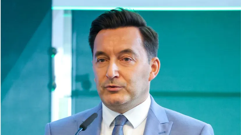 Państwowa spółka nie wie, jak sfinansować budowę lotniska. Były minister oburzony: “To obniży rentowność”