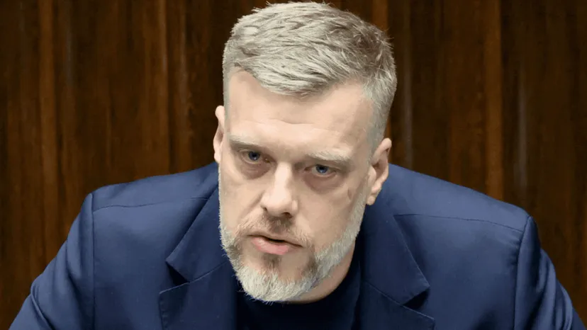 Rekonstrukcja rządu wisi w powietrzu. Zandberg z teką ministra? Postawił twardy warunek
