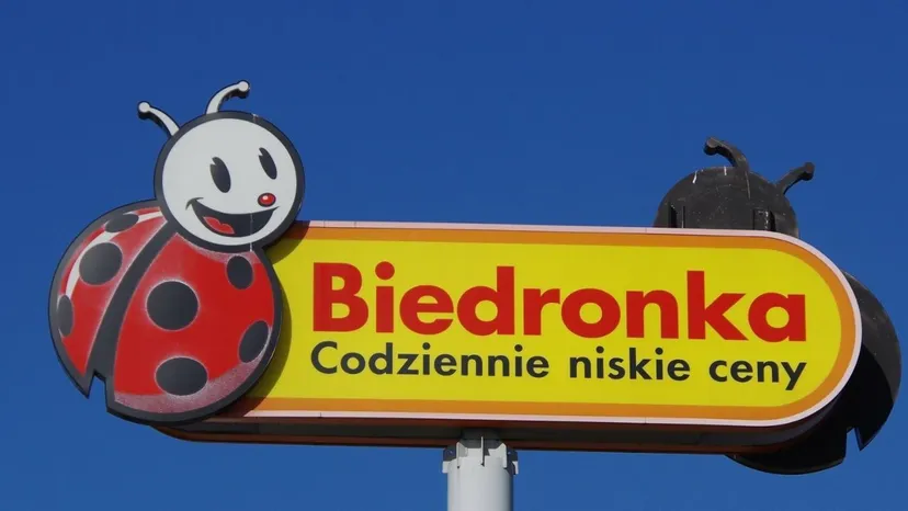Biedronka rekrutuje na sezon letni. Tyle można zarobić w wakacyjnych kurortach