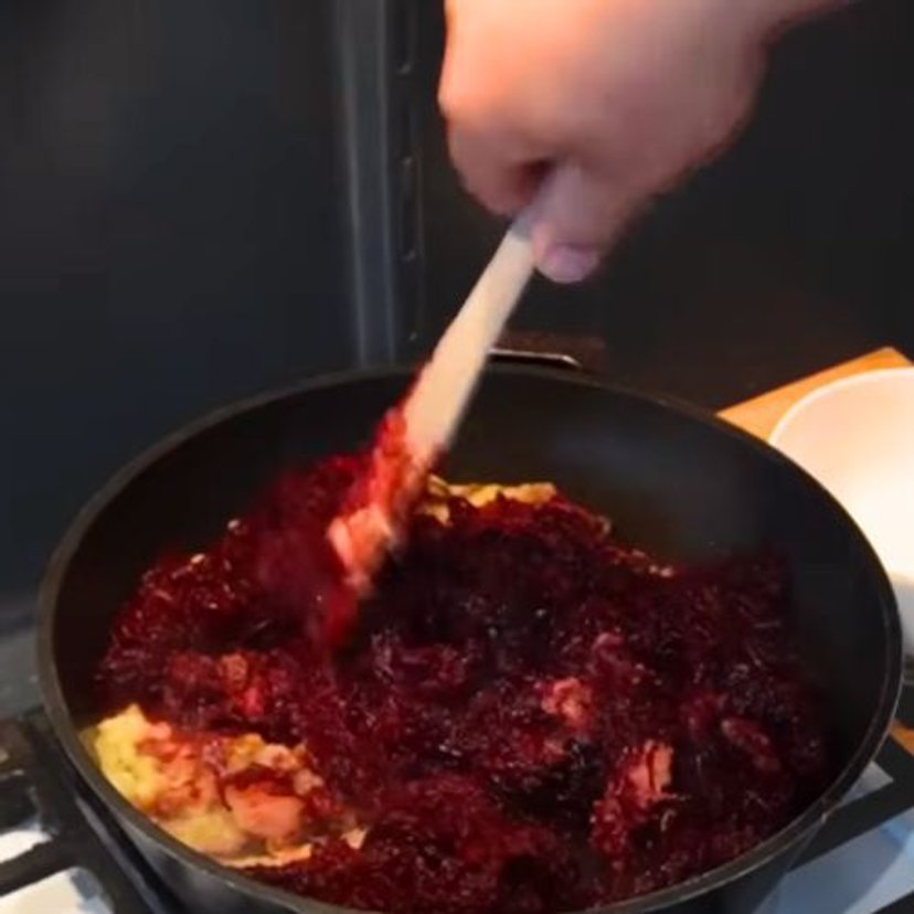 Ten przepis na buraczki do obiadu dostałam od babci. Nie ma lepszego dodatku do mielonych