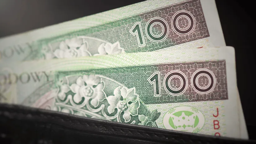 400+ dla seniora tylko po złożeniu wniosku. Urząd wskazał ważną datę