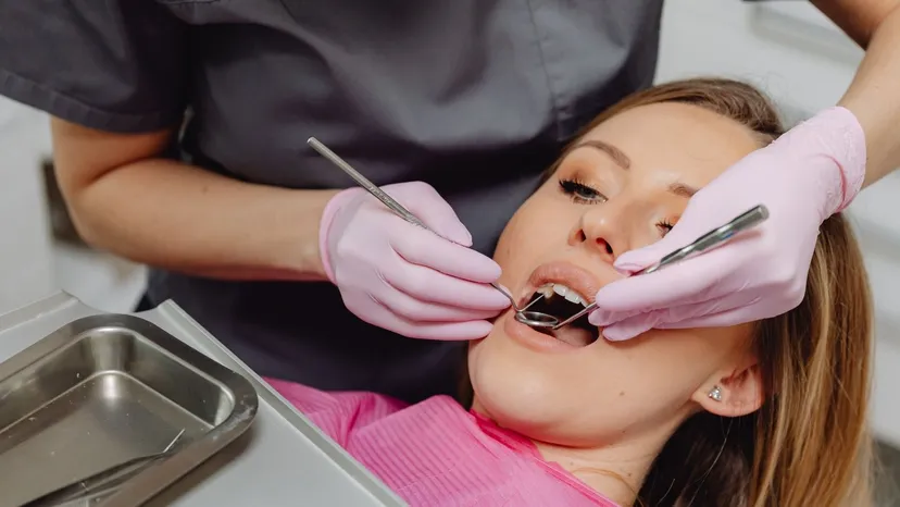 Turystyka dentystyczna zyskuje popularność. Tu Polacy leczą zęby za ułamek ceny