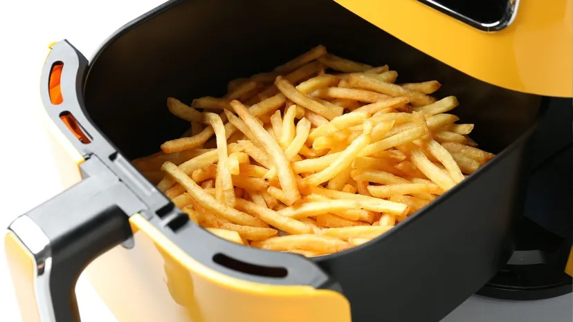 Airfryer czy piekarnik. Są wyliczenia, jak więcej zaoszczędzić. Można się zdziwić