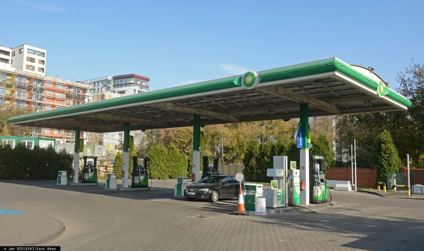 Gigant naftowy zwalnia pracowników. Prawie 5 tys. osób trafi na bruk