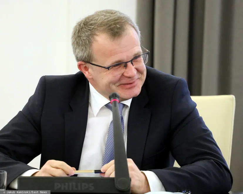 Członek RPP: należy wprowadzić podatek wojenny i wstrzymać wypłatę świadczeń