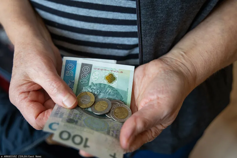 Jak wybrać najkorzystniejszy wariant renty wdowiej? ZUS przekazał informacje