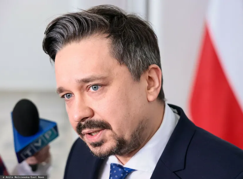 Co zrobić, gdy policjant każe nam odblokować telefon? Rzecznik Praw Obywatelskich chce zmian w prawie