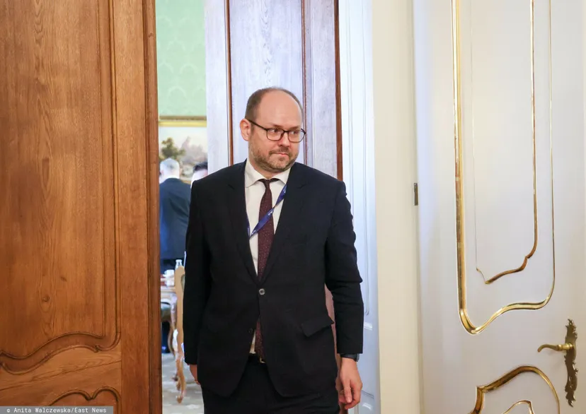 Prezydent Nawrocki zmienia decyzję w ostatniej chwili. W tle spotkanie Orban-Putin