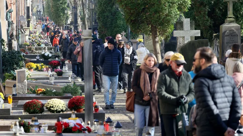 Prognozy na Wszystkich Świętych 2026. Pogoda w tym roku może zaskoczyć