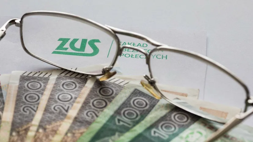 ZUS zmienia terminy wypłat we wrześniu. Dwie grupy dostaną pieniądze wcześniej