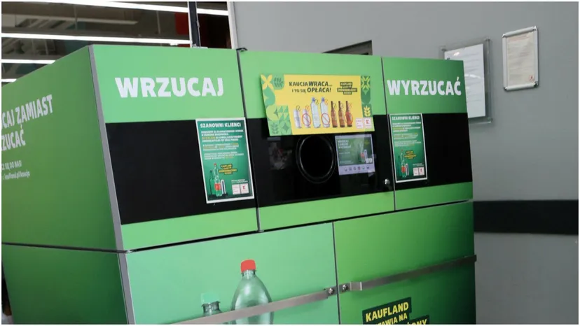 Czy trzeba odebrać kaucję za butelkę? Polacy mogą nie wiedzieć, gdzie później trafiają pieniądze