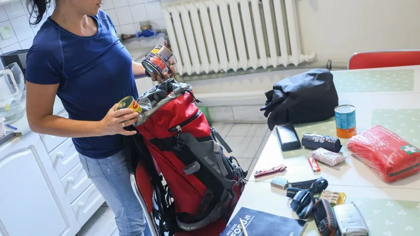 To musisz mieć przy sobie, gdy zawyją syreny. Lista niezbędnych rzeczy podczas wojny i kryzysu