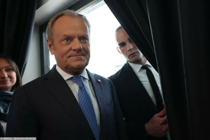 Ujawniono loty Tuska. Ten szczegół od razu przykuwa uwagę