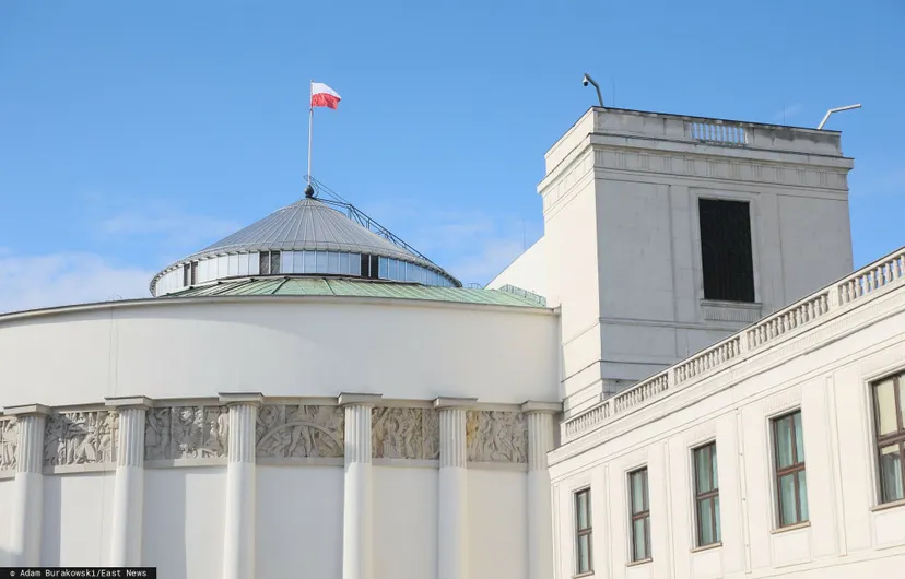 Rekordowe kwoty dla polskich posłów w 2026 r. Pojawiły się też hojne benefity