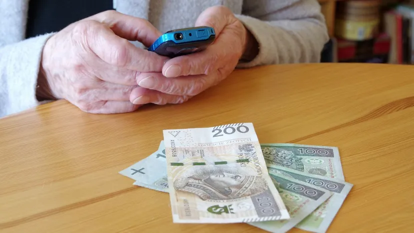 215,84 zł miesięcznie przy powszechnej chorobie. Bez sprawdzania dochodów, wystarczy wniosek
