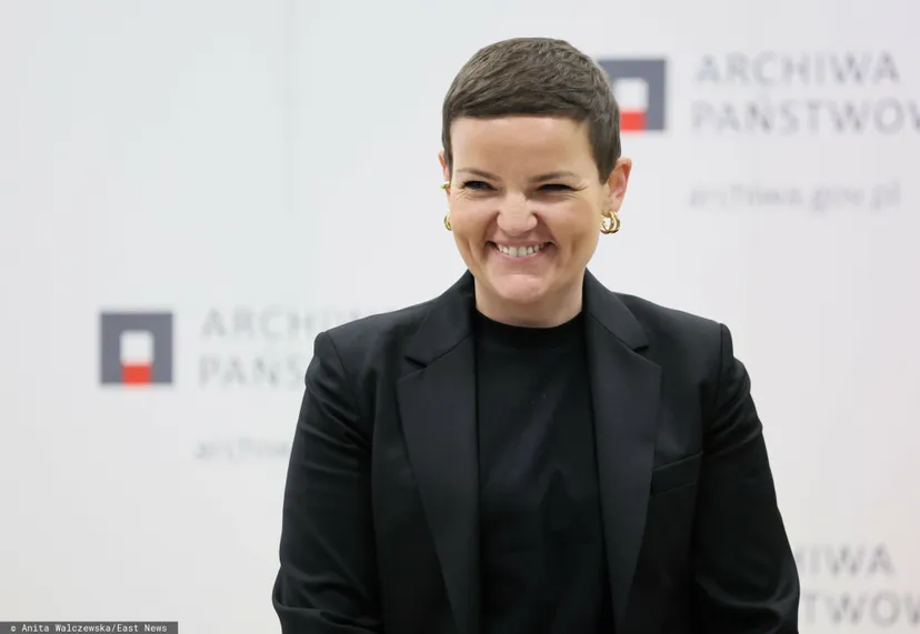 Kosztowne delegacje ministry Cienkowskiej. Tyle Polacy zapłacili za jej podróże i "dodatkowe usługi"