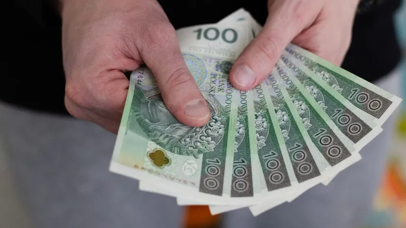 1978,49 zł dla emerytów. ZUS narzuca tempo, pierwsze przelewy jeszcze przed Wielkanocą