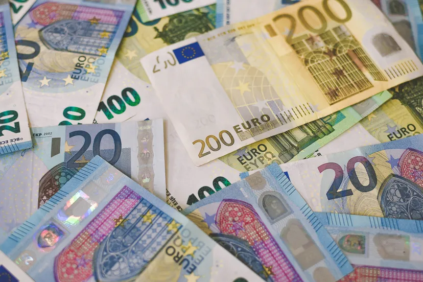 Czy Polska przyjmie walutę euro? Jest mocne stanowisko wiceprezes NBP, kraj musi się rozwijać