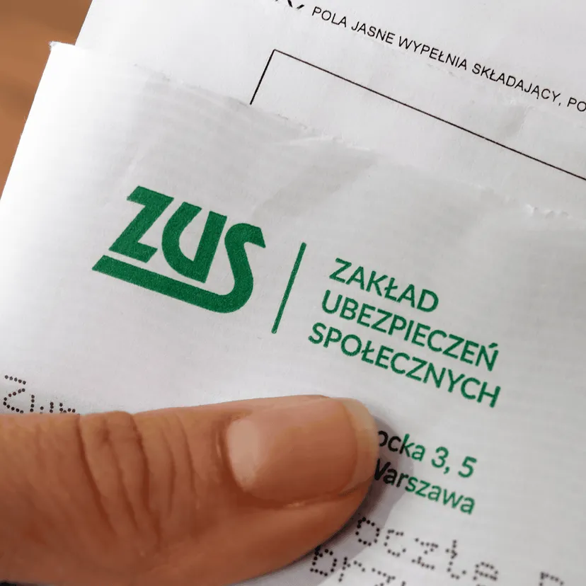ZUS przyspiesza wypłaty we wrześniu. Wielu seniorów dostanie podwójny przelew